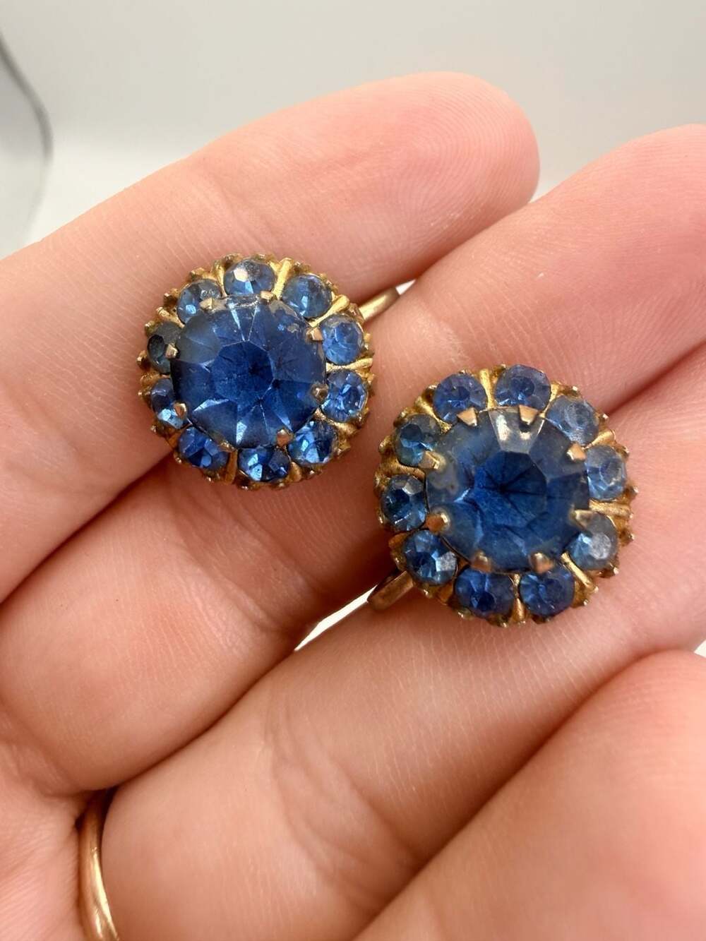 Coro Vintage Blue Rhinestone Screw Back Earrings